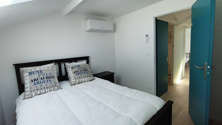 Chumba cha kulala 1 - kitanda 140 - kiyoyozi kinachoweza kubadilishwa