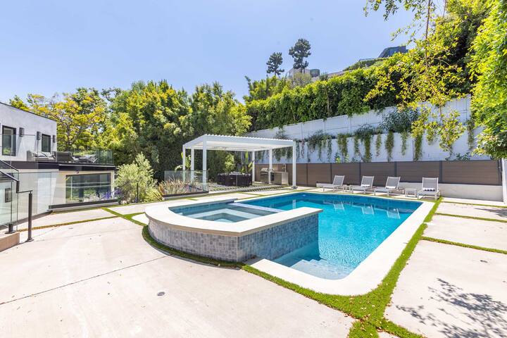 Sunset Chateau by Oraklus gallery image 4