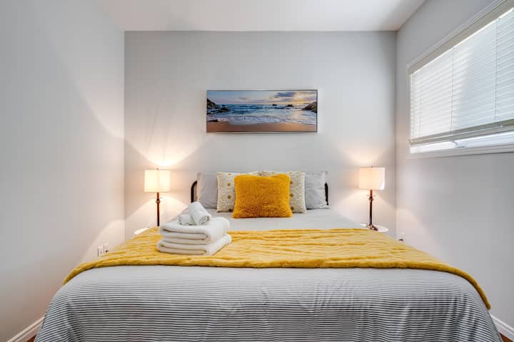 Примарен апартман со целосна изложеност на езеро