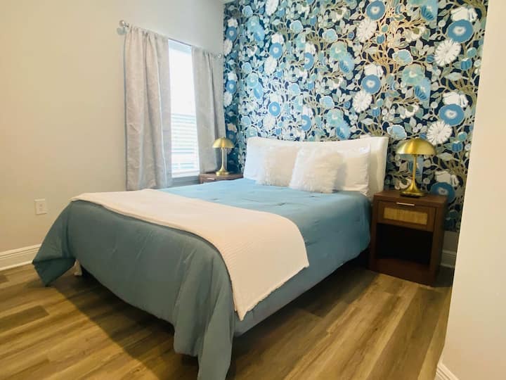 Another inviting queen room, designed for comfort and relaxation.
