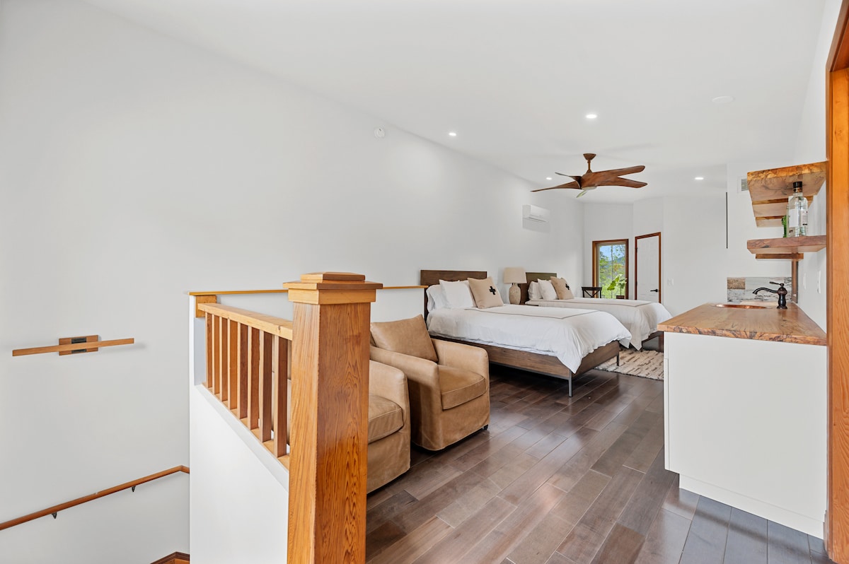 Roshani ya Ghorofa ya Pili ya Malkia Mbili