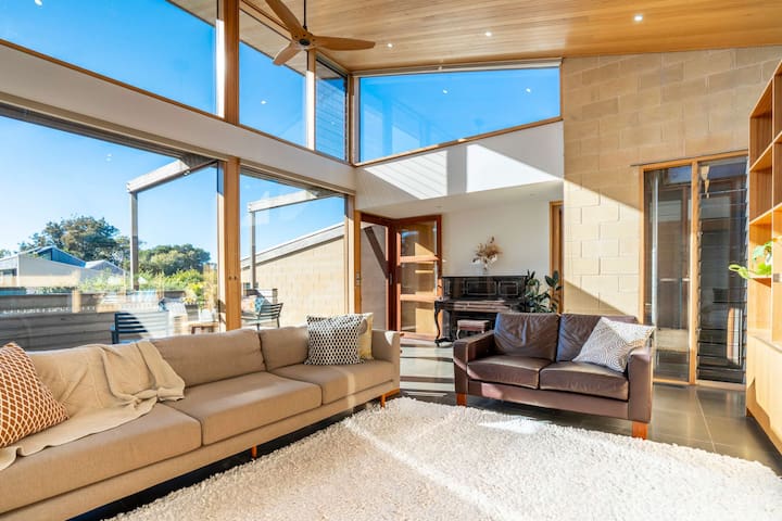 Parkview Family Retreat with Indoor Fireplace and