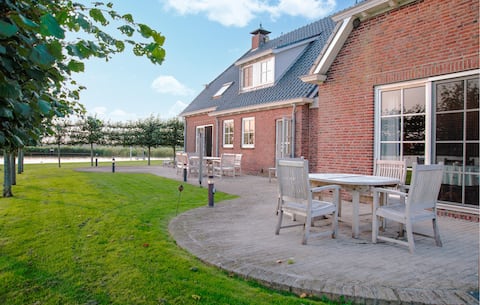 5 bedroom awesome home in Lemmer