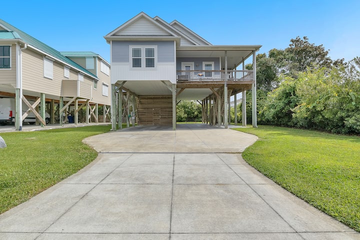 Bonne Mer: Just A Short Walk To The Beach! - Oak Island, NC