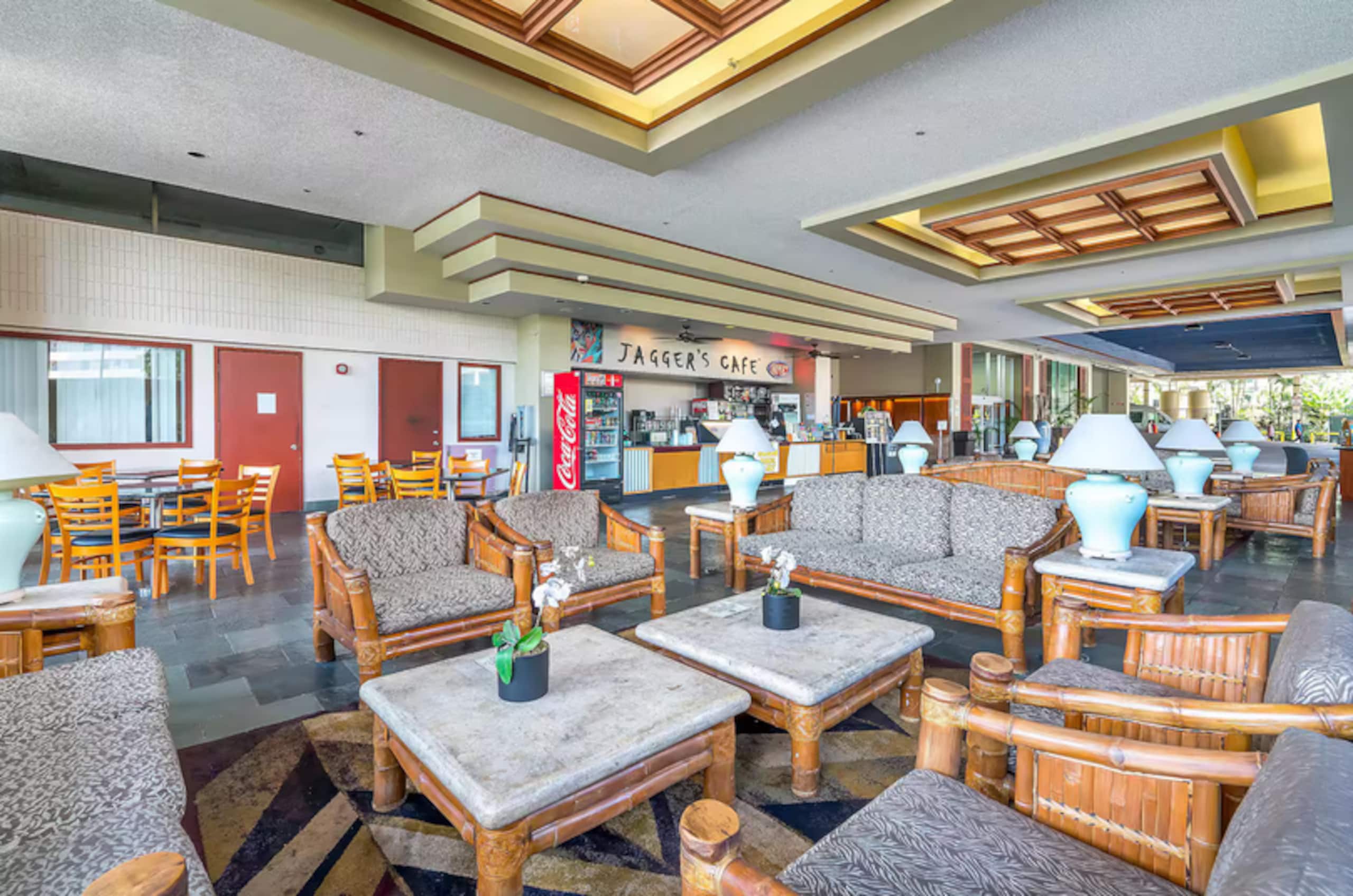 Condo in Honolulu · ★4.55 · 1 bedroom · 2 beds · 1 private bath - Image 35