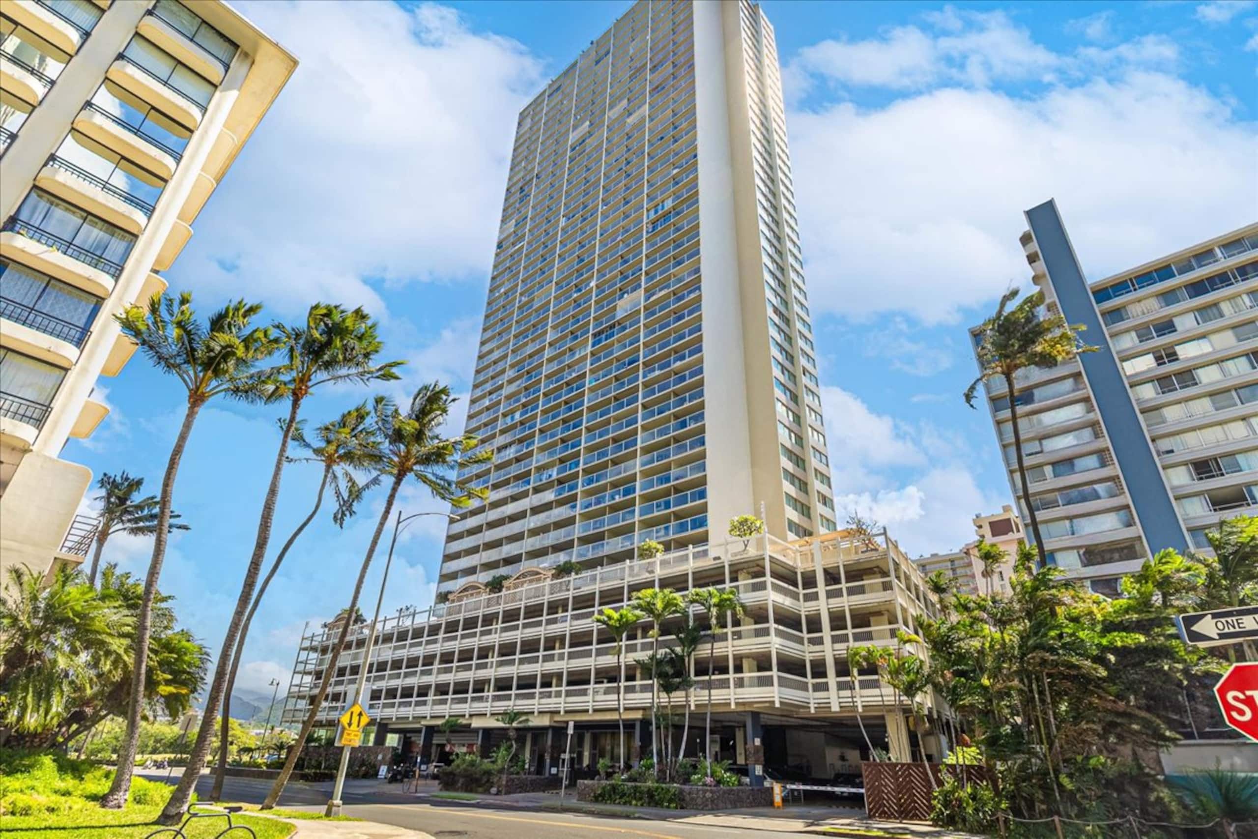Condo in Honolulu · ★4.55 · 1 bedroom · 2 beds · 1 private bath - Image 22