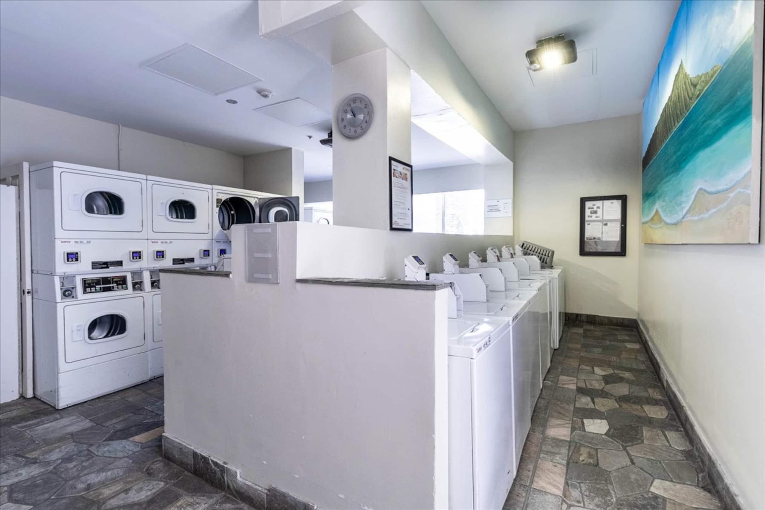 Condo in Honolulu · ★4.55 · 1 bedroom · 2 beds · 1 private bath - Image 28