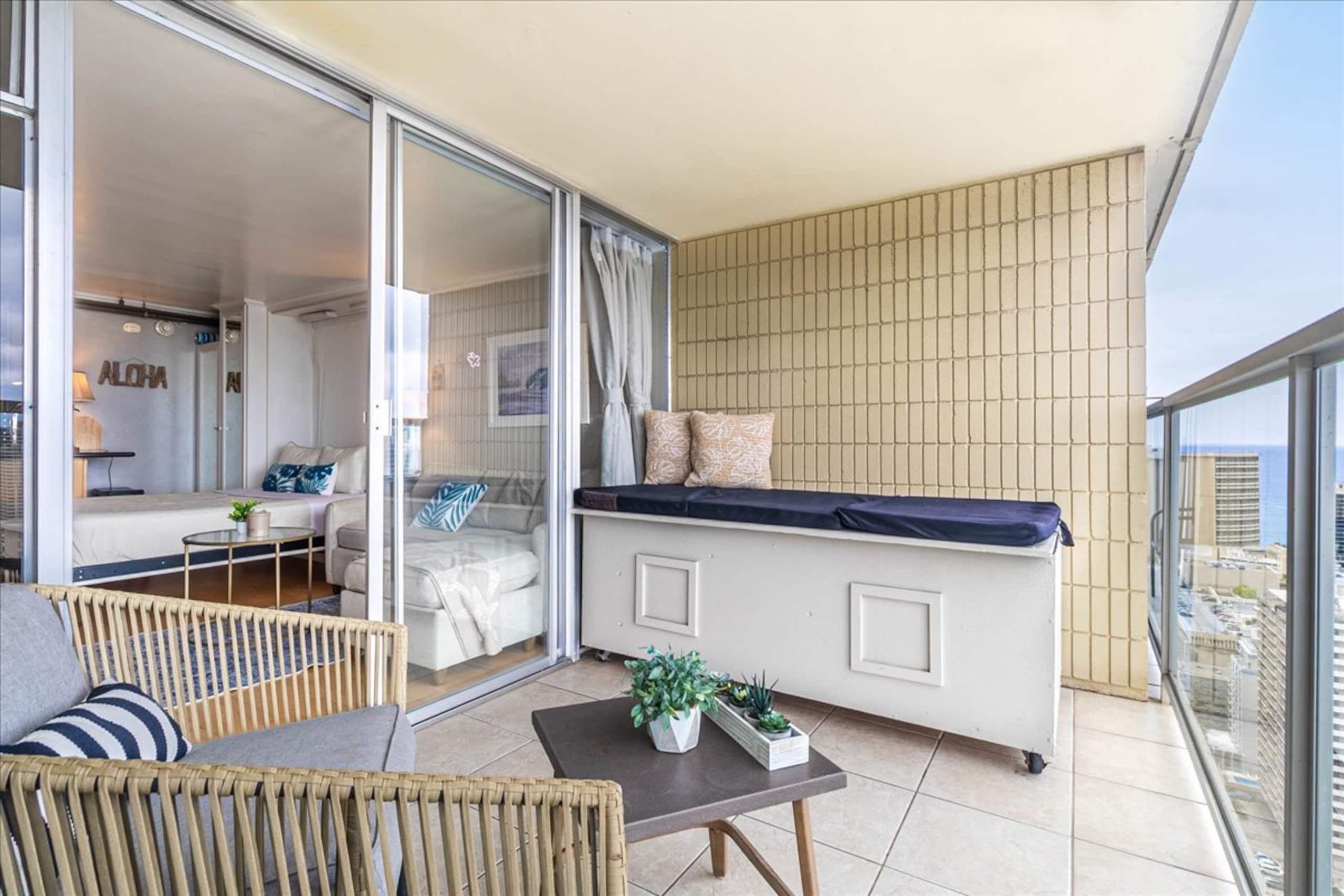 Condo in Honolulu · ★4.55 · 1 bedroom · 2 beds · 1 private bath - Image 17
