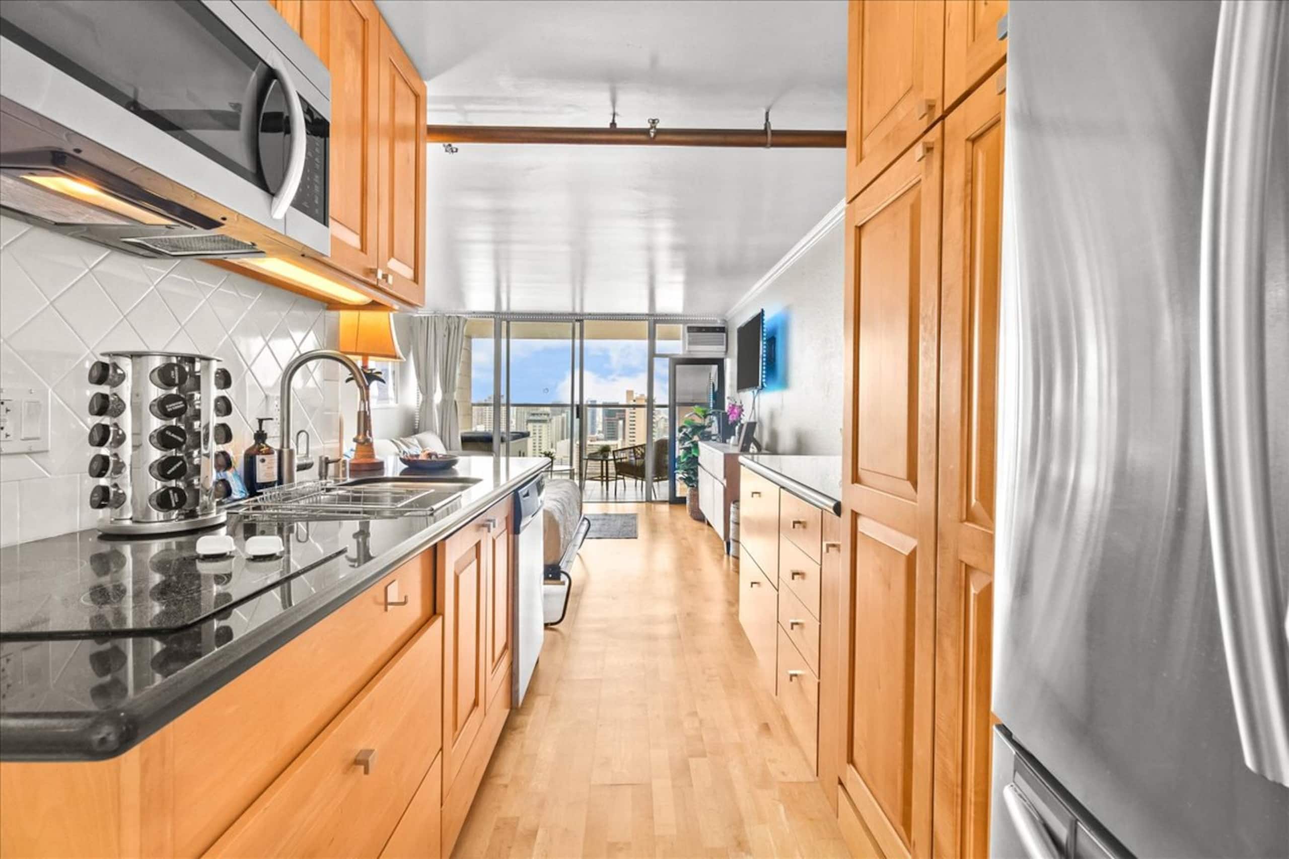 Condo in Honolulu · ★4.55 · 1 bedroom · 2 beds · 1 private bath - Image 8
