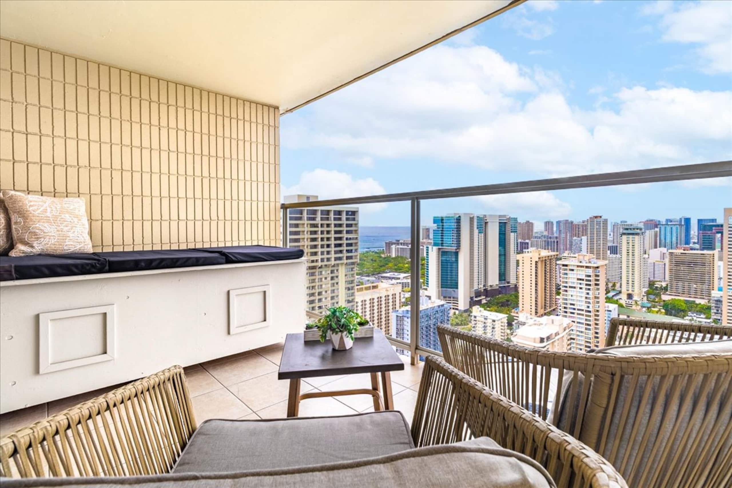 Condo in Honolulu · ★4.55 · 1 bedroom · 2 beds · 1 private bath - Image 18
