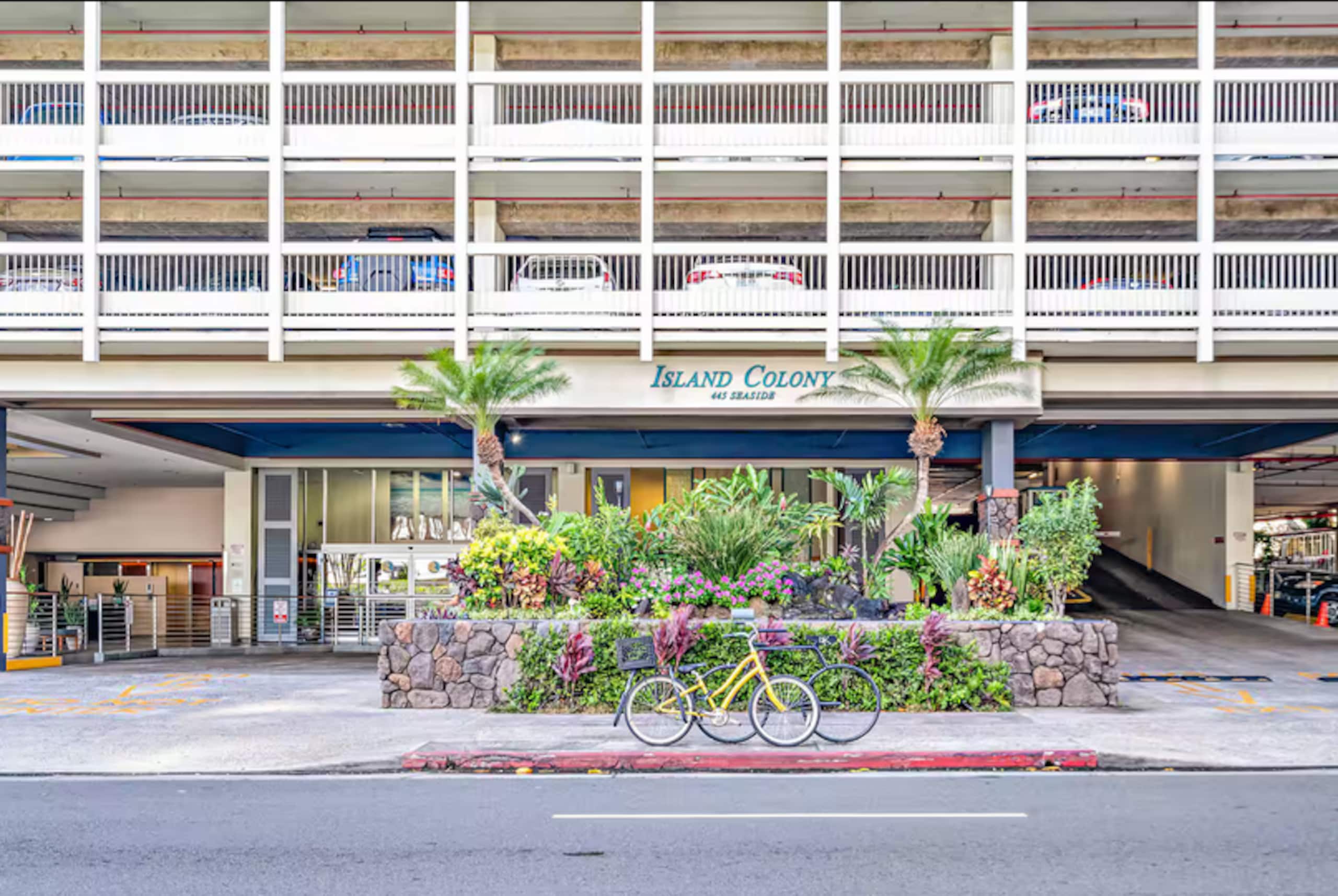 Condo in Honolulu · ★4.55 · 1 bedroom · 2 beds · 1 private bath - Image 24