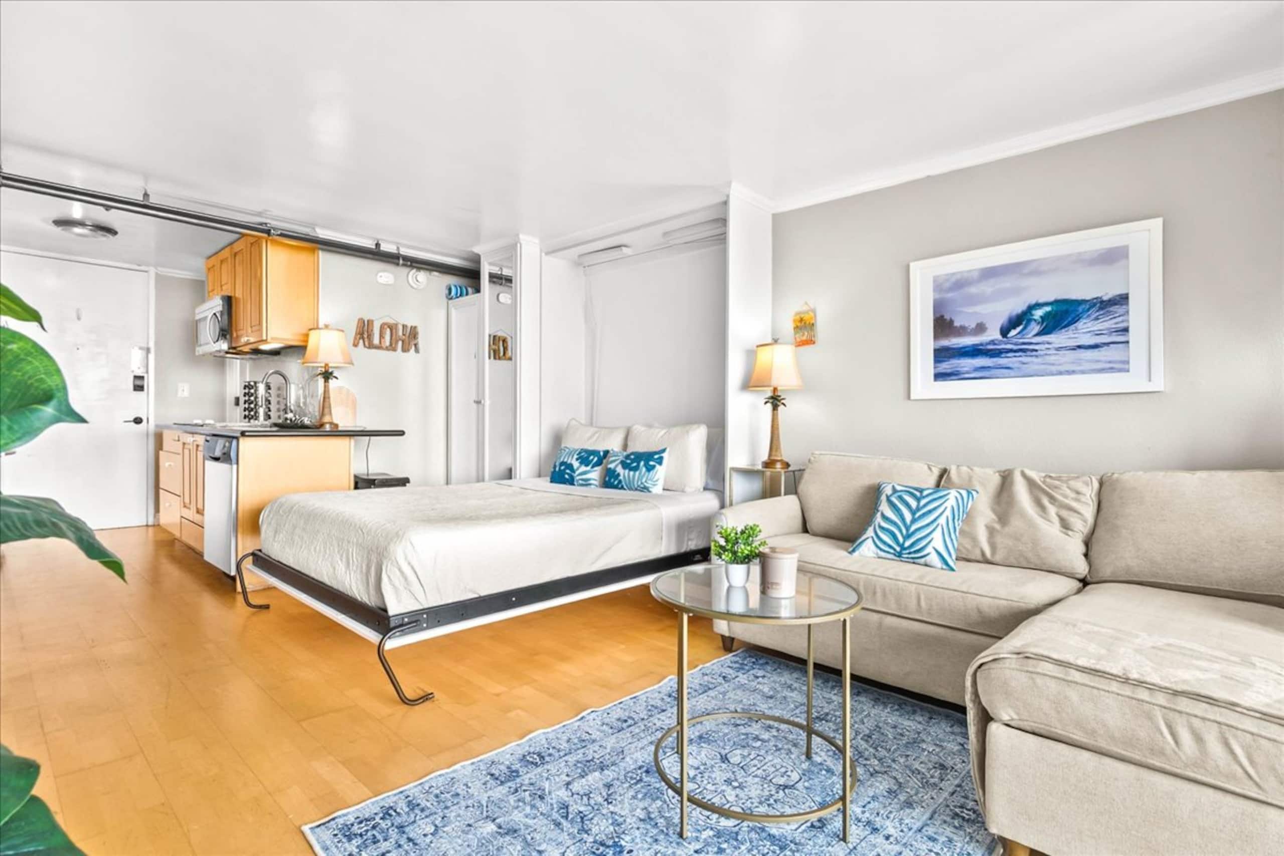 Condo in Honolulu · ★4.55 · 1 bedroom · 2 beds · 1 private bath - Image 2