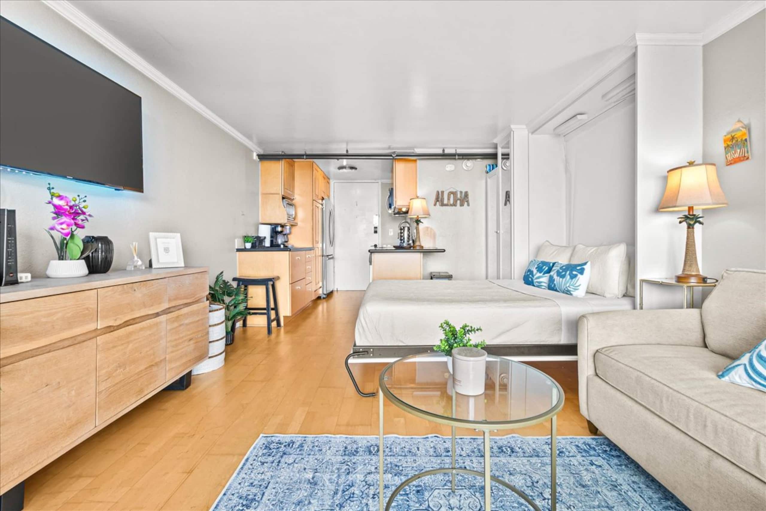 Condo in Honolulu · ★4.55 · 1 bedroom · 2 beds · 1 private bath - Image 3