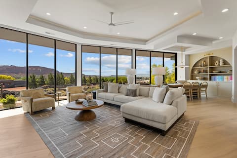 Black Desert Retreat: Luxury Home, Community Pool