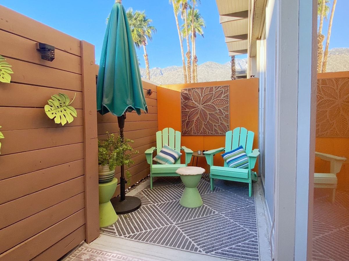 Atomic Orange Oasis @ Ocotillo Lodge - Pool, Gym! - Apartments for