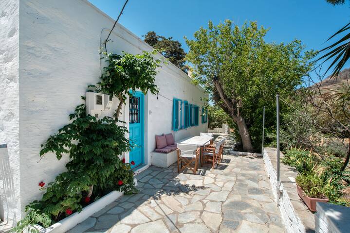 Petros Country House Paros gallery image 2