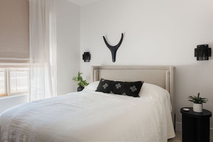 Qonaq yataq otağı 6 - birinci mərtəbədə yerləşir