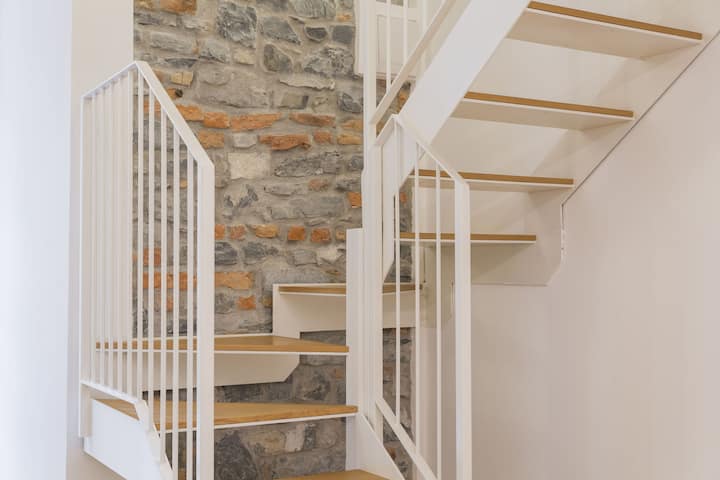 Détail du salon et de la chambre