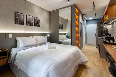 Charming and complete apartment with queen size bed and Wi-Fi