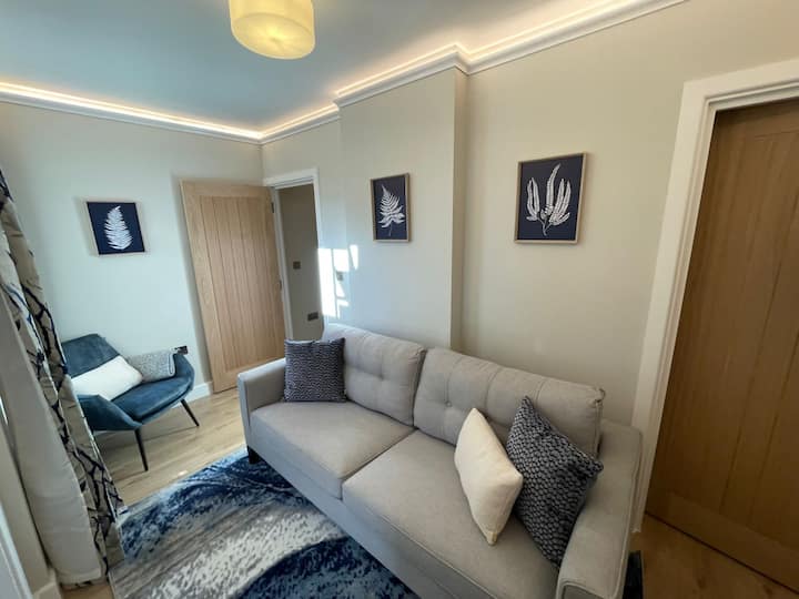 Stunning 4-bedroom Home Sleeps 6 - Croydon
