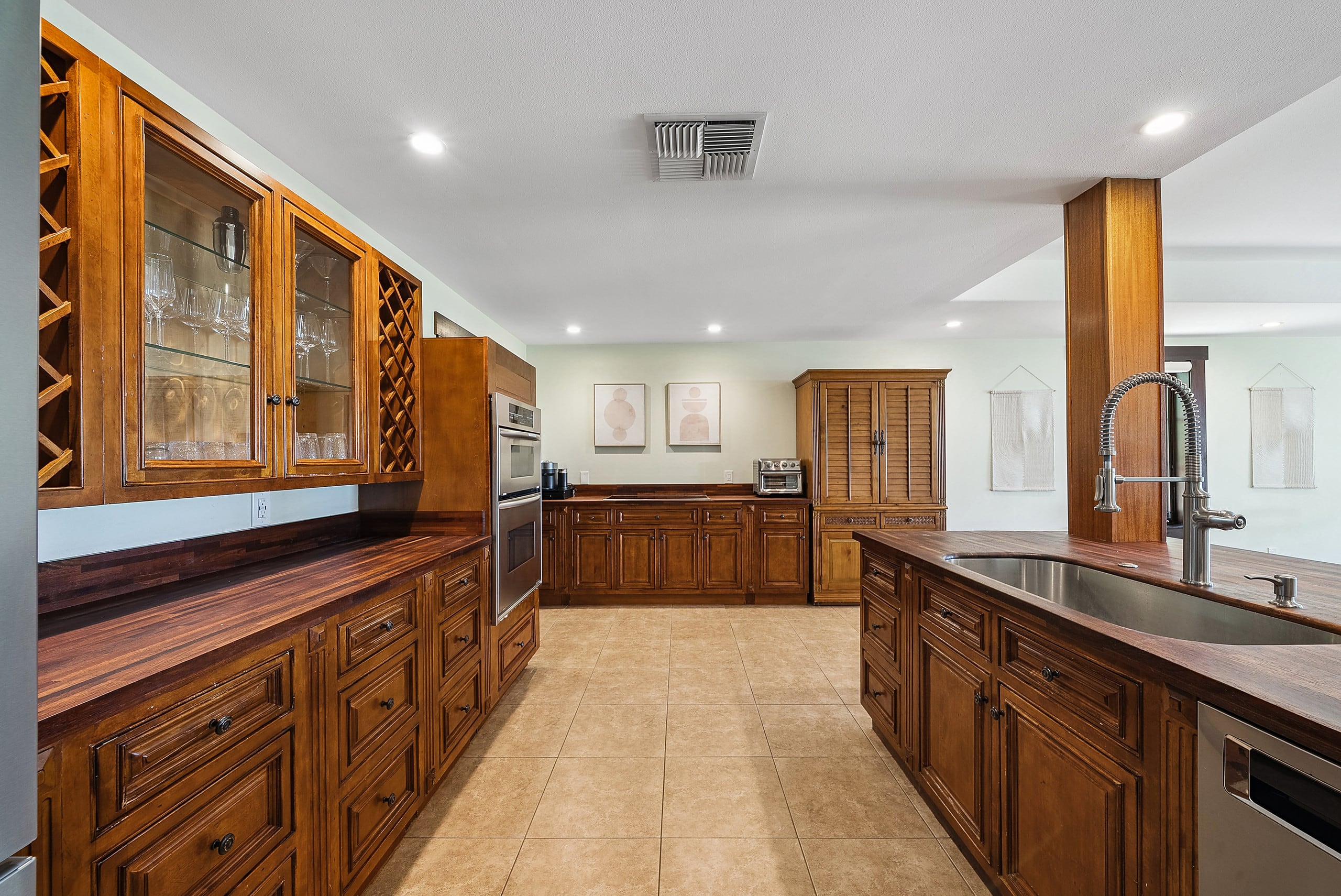 Home in Kihei · ★5.0 · 3 bedrooms · 7 beds · 3 baths - Image 9