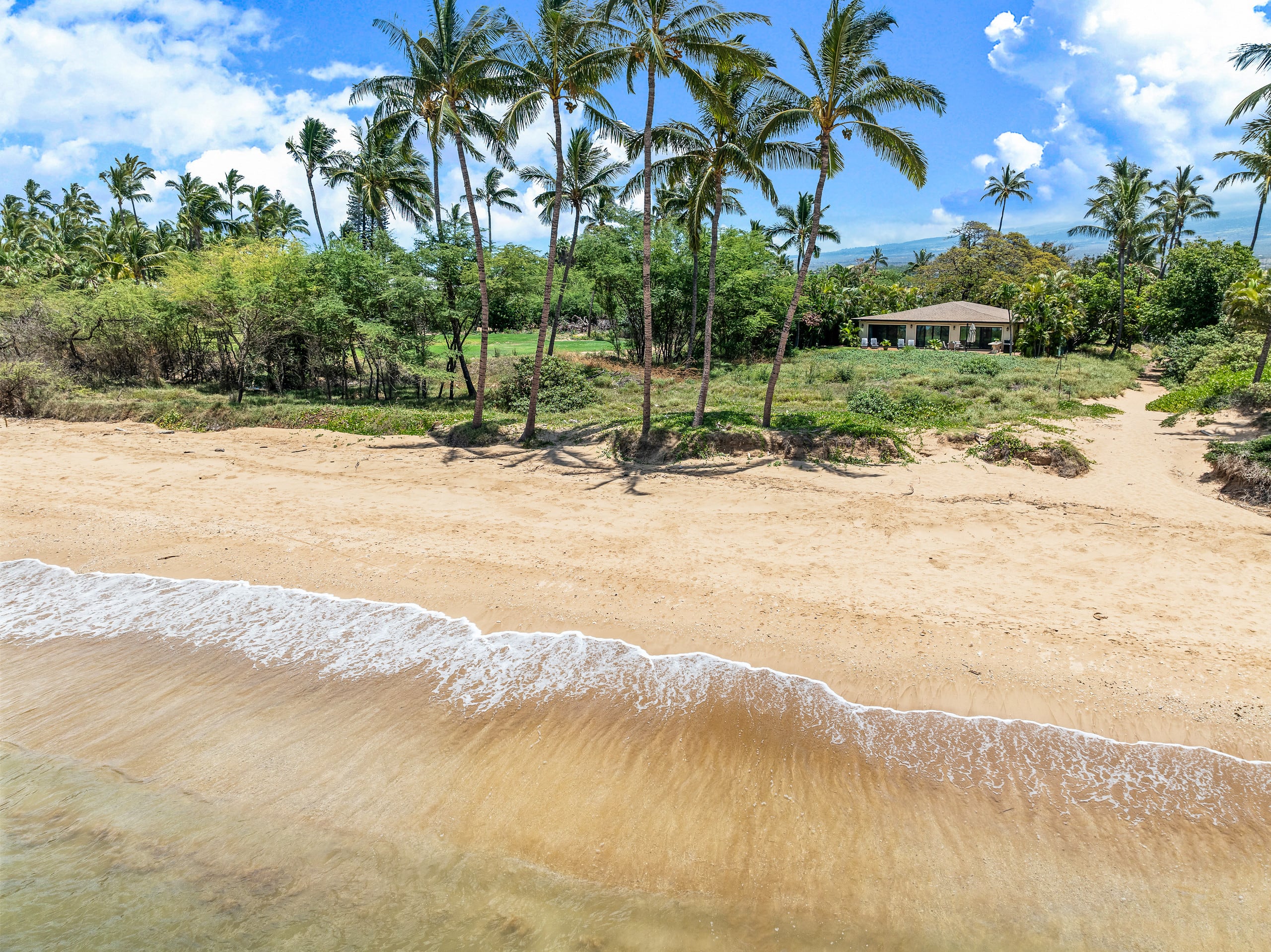 Home in Kihei · ★5.0 · 3 bedrooms · 7 beds · 3 baths - Image 32