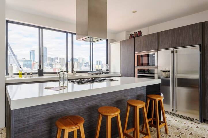 w* | Glistening 3BR Triplex in Roma Norte gallery image 4