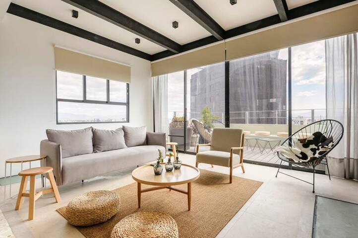 w* | Glistening 3BR Triplex in Roma Norte