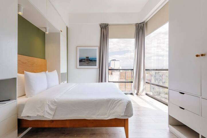 w* | Glistening 3BR Triplex in Roma Norte gallery image 2