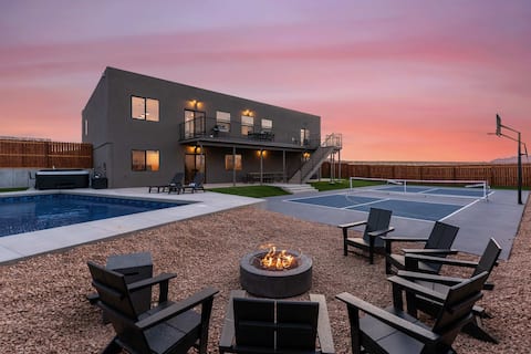 [The Grandview] Pool, Pickleball, Hot Tub, Views