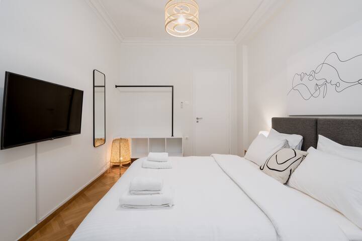 Siistit ja selkeät makuuhuoneet on suunniteltu lepäämiseen ja rentoutumiseen.