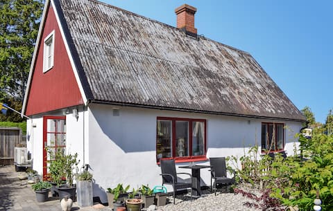 2 bedroom lovely home in Simrishamn