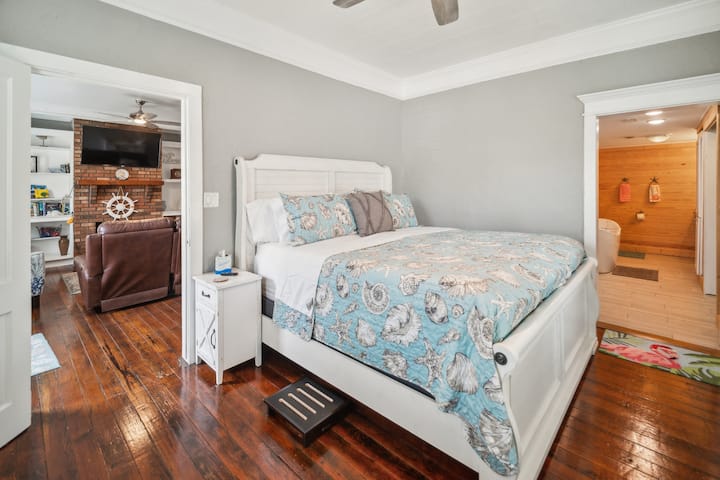 Unutarnji prostori, tvrdo drvo, pod, podovi, krevet