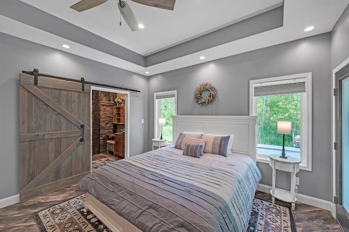 בתוך הבית, מנורה, עיצוב הבית, שטיח, מכשור