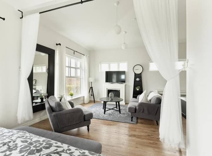 Saga Circle Villa - Suite - Selfoss