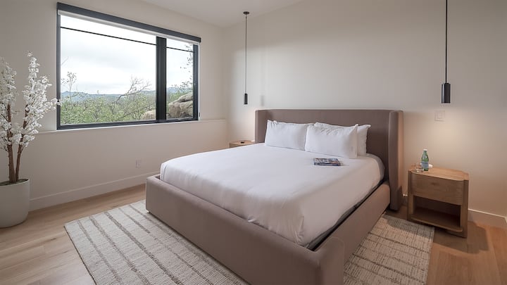 Yataq otağı 5, Aşağı Səviyyə - Kral süitası