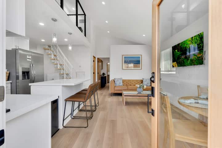 Village Cottage + Loft - 사우전드오크스