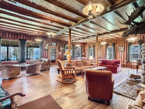 Tomhegan Lodge (No Cleaning Fee)
