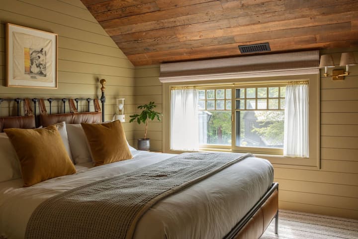 Primro Təpəsinin rahat kabinə ab-havasından zövq alın.