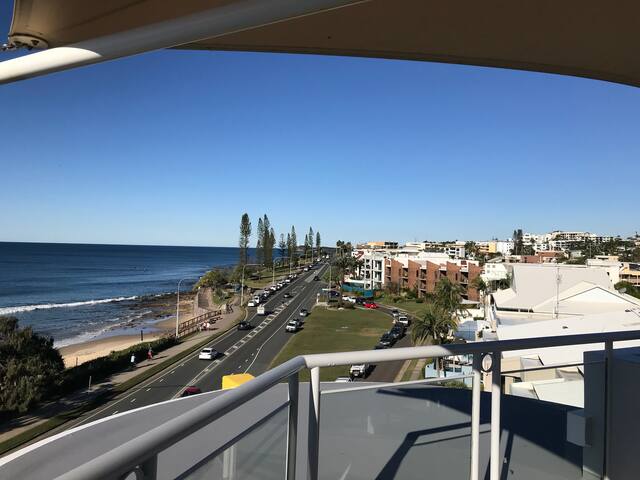 Beachside Three Bedroom Ocean View Rooftop