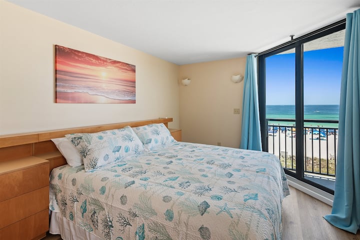 可欣赏海滩景观的主卧
