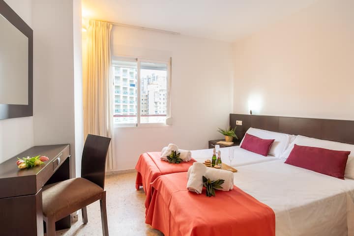 ห้องนอนใหญ่