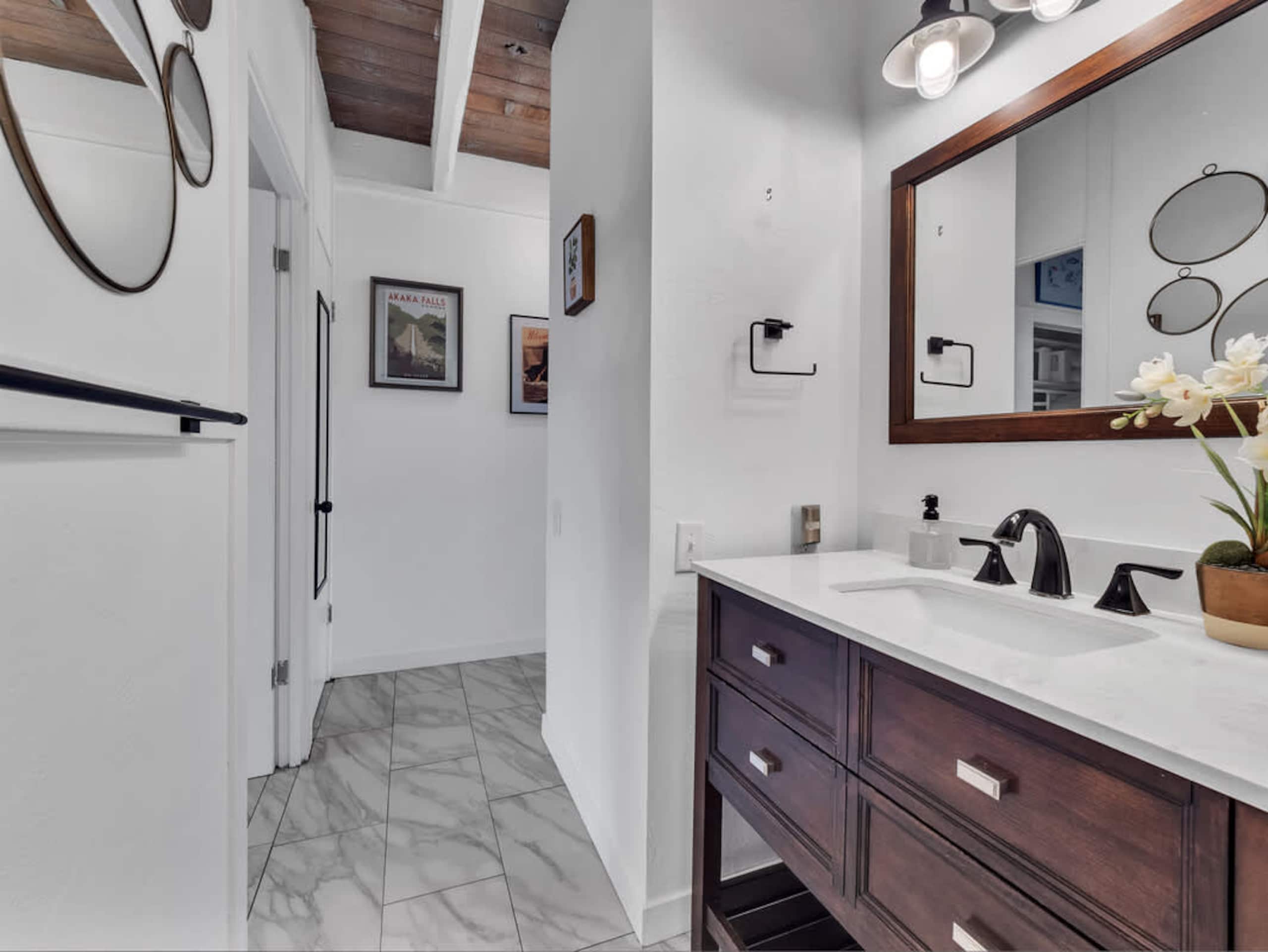 Condo in Kailua-Kona · ★4.9 · 1 bedroom · 2 beds · 1 bath - Image 14