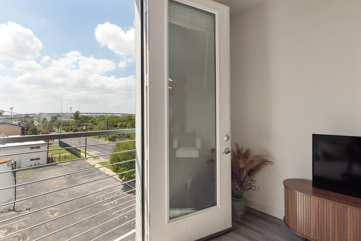 Luxe 1bd Apt, 24hr Gym &Pool HGV 4040