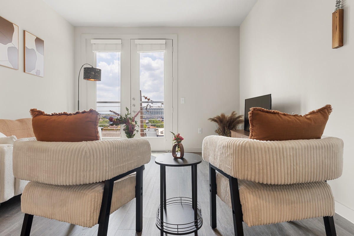 Luxe 1bd Apt, 24hr Gym &Pool HGV 4040