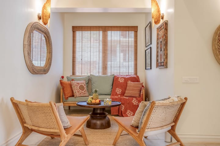 Living room image 6