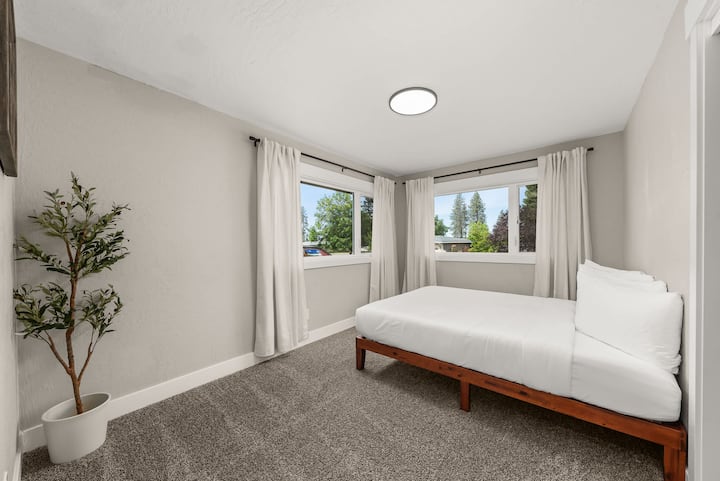 Chambre 3 - lit queen - rez-de-chaussée