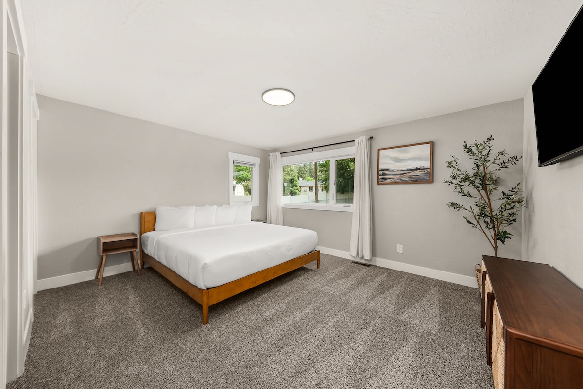 Მასტერ-საძინებელი - King Bed - მთავარი სართული