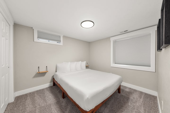 Chambre 4 : lit queen size, rez-de-chaussée