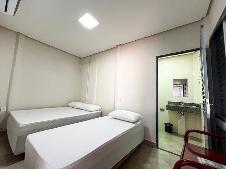 Foto de todo o quarto
